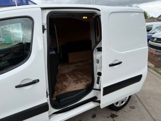 /photos/10961/6a9540aa-6cff-dac3-37c6-e13601b49bf1_i320x240.jpg