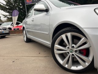 /photos/10961/966fcd6d-478f-01bd-35c3-0f538ec2d3cc_i320x240.jpg